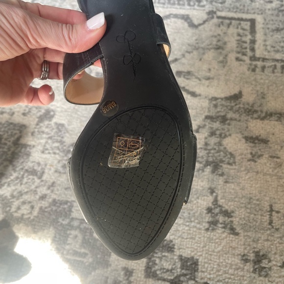 Black Jessica Simpson leather heels, size 8 - Picture 5 of 9